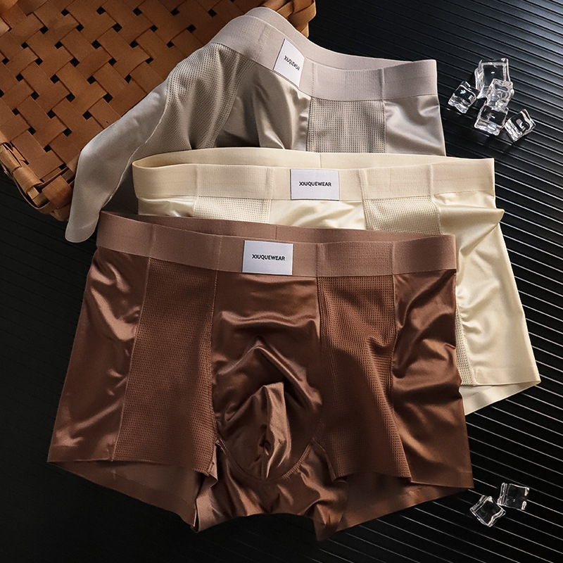 Višestruko pakiranje muških bokserica od satena Ice Silk, tanke, srednje visine struka, prozračne i udobne.