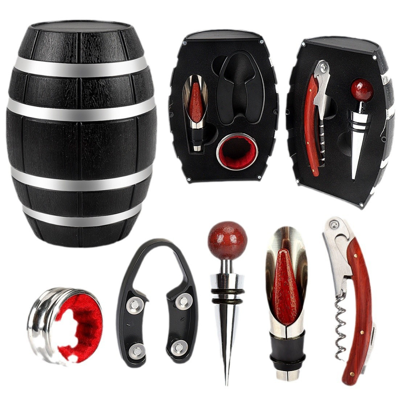 Set de accesorii pentru vin, în formă de butoi, cu deschizător de sticle, dop, tăietor de folie și cuțit