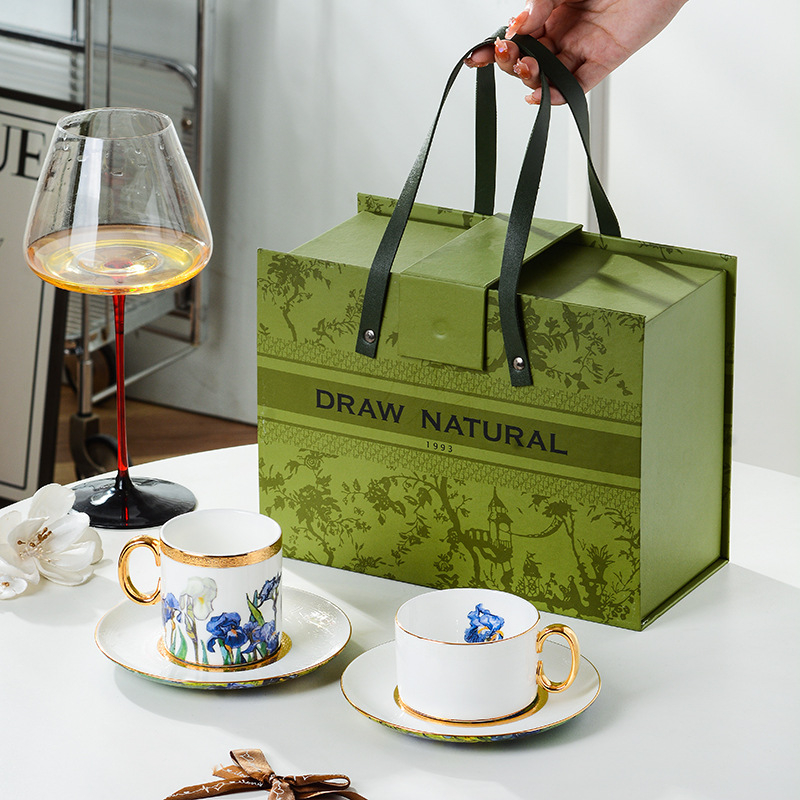 Set cești de cafea și farfurie Iris Series din bone china – ceai de după-amiază