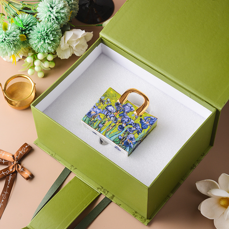 Set cești de cafea și farfurie Iris Series din bone china – ceai de după-amiază