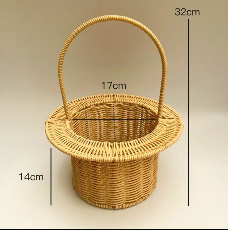 Coș de flori împletit manual din ratan, salcie și bambus, cu aspect imitatie de ratan, ideal pentru aranjamente florale și cadouri.