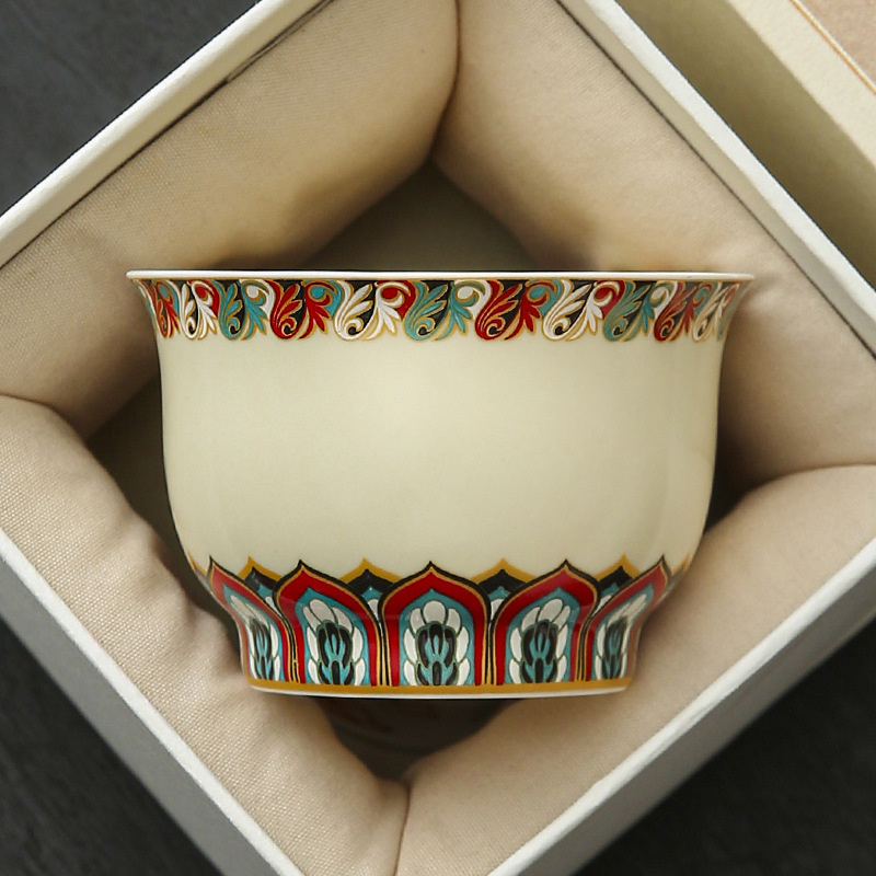 Căniță de ceai din ceramică cu motiv floral, în stil chinezesc, parte a unui set Gong Fu, o singură căniță pentru degustare ceai.