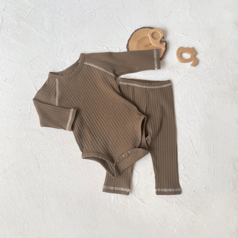 2026 őszi-téli: pamut bordázott romper és elasztikus leggings babáknak – két darabos pizsama szett 0–3 éveseknek