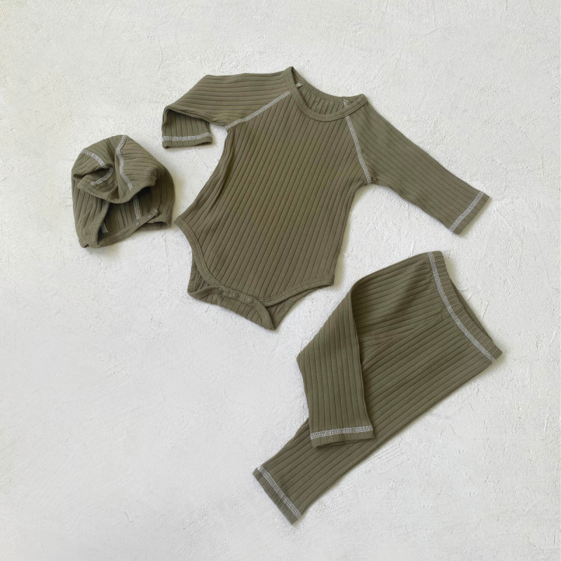 2026 őszi-téli: pamut bordázott romper és elasztikus leggings babáknak – két darabos pizsama szett 0–3 éveseknek