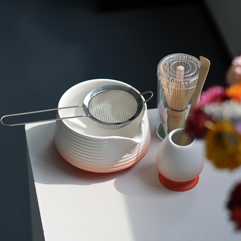 Qihuang Set de Ceai Matcha, 4 piese: bol ceramic, tel de amestecare, suport pentru tel, linguriță, cutie colorată