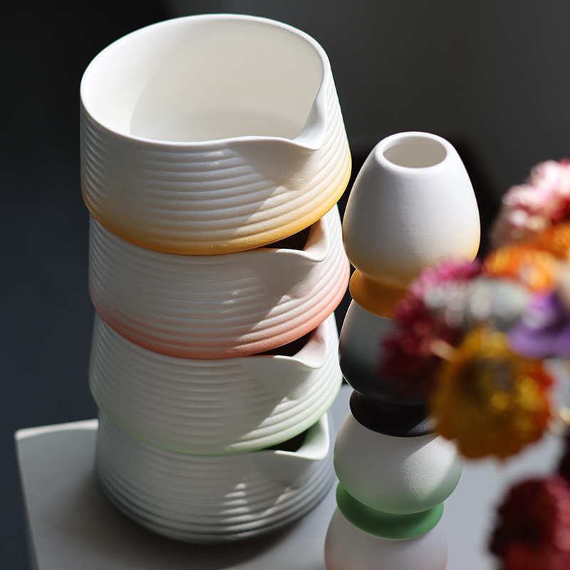 Qihuang Set de Ceai Matcha, 4 piese: bol ceramic, tel de amestecare, suport pentru tel, linguriță, cutie colorată