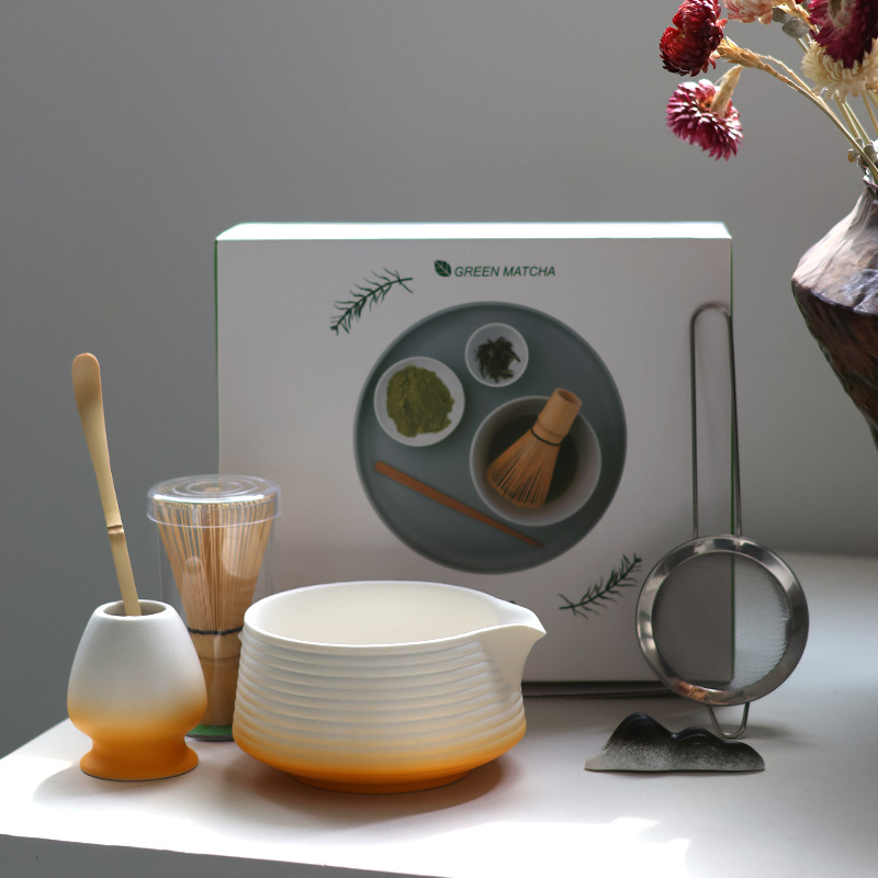Qihuang Set de Ceai Matcha, 4 piese: bol ceramic, tel de amestecare, suport pentru tel, linguriță, cutie colorată