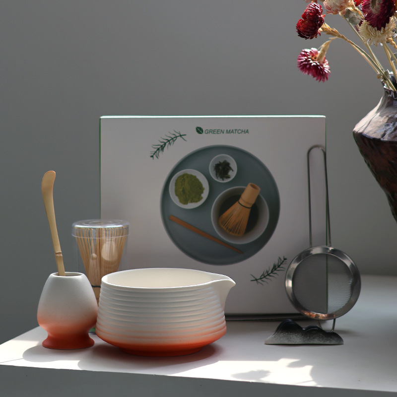 Qihuang Set de Ceai Matcha, 4 piese: bol ceramic, tel de amestecare, suport pentru tel, linguriță, cutie colorată