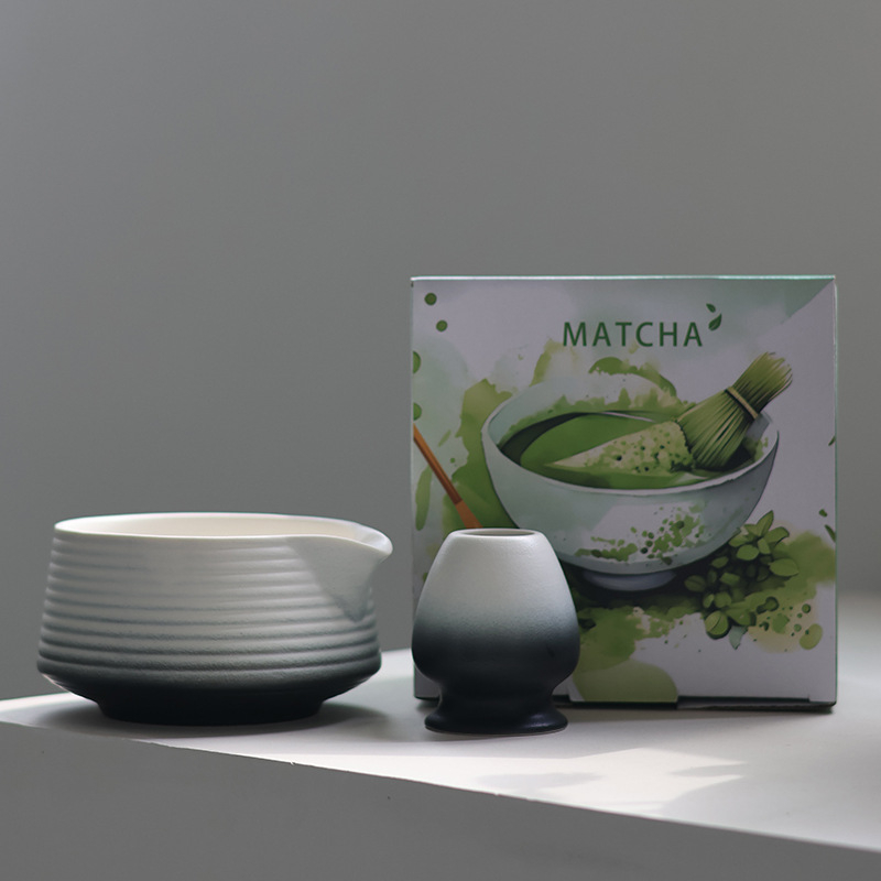 Qihuang Set de Ceai Matcha, 4 piese: bol ceramic, tel de amestecare, suport pentru tel, linguriță, cutie colorată