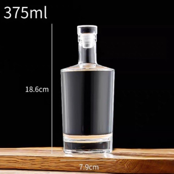 Set prozirnih staklenih boca za vino: 500 ml boca za voćno vino i 750 ml boca za alkoholna pića s hermetičnim poklopcima