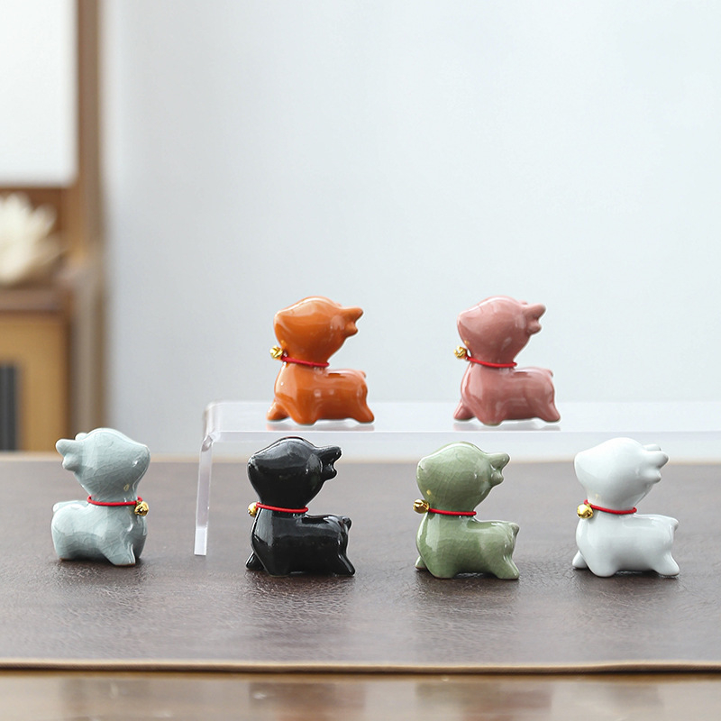 Yizi Tea pet drăguț chinezesc – ornament ceramic cu un cerb mic și clopoțel