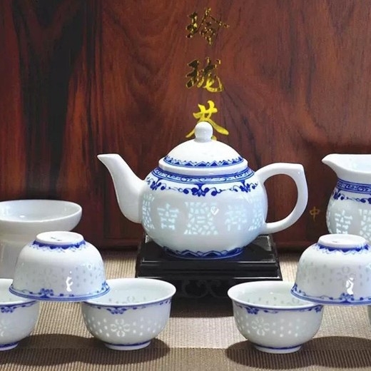 Set ceai ceramic cu ceainic albastru‑alb, porțelan emailat, stil modern minimalist, pentru uz casnic și birou, 3–5 persoane