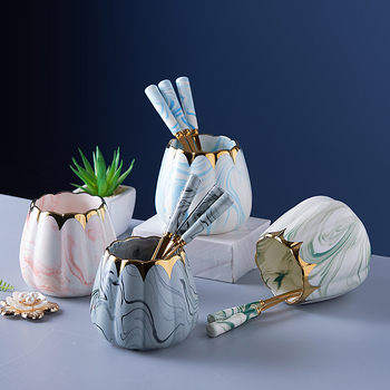 Set nordic din oțel inoxidabil pentru fructe: furculiță și lingură cu recipient ceramic de depozitare, design marmorat pentru uz casnic