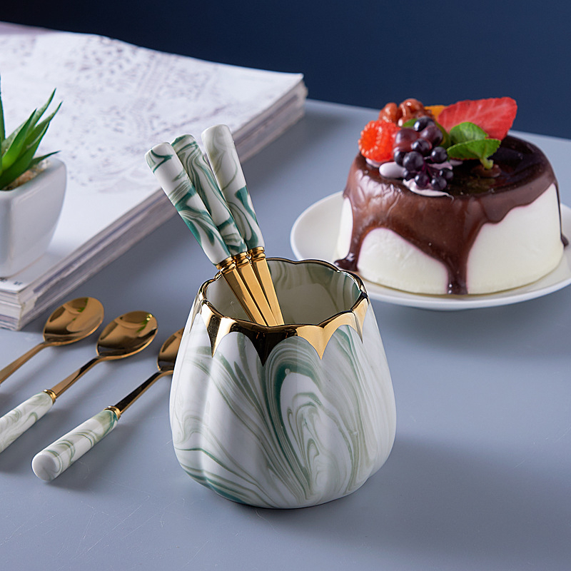 Set nordic din oțel inoxidabil pentru fructe: furculiță și lingură cu recipient ceramic de depozitare, design marmorat pentru uz casnic