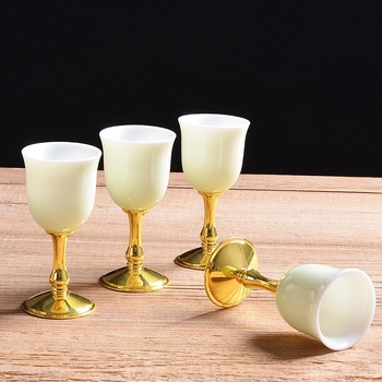 Set de vin din porțelan alb, cu distribuitor în stil antic, pahare mici și cană ceramică – cadou premium pentru casă