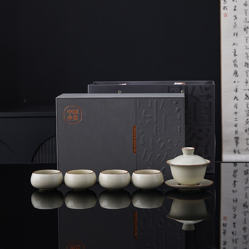 Ceainic bej din ceramică, cu mâner lateral, glazură crăpată și linii aurii, ceainic Gongfu pentru uz casnic, stil Chinez Nou