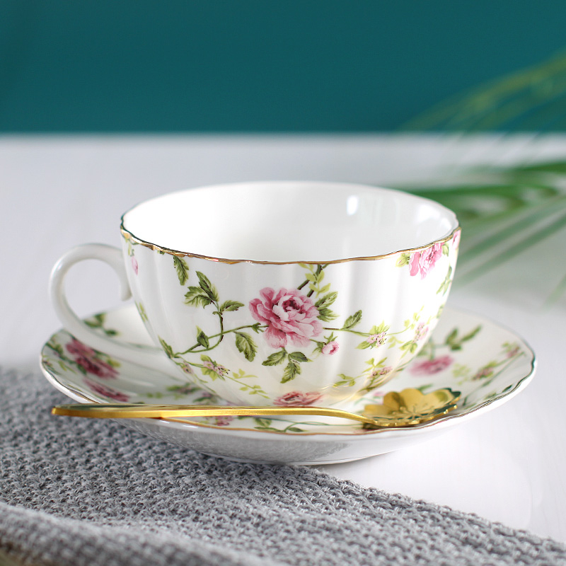 Set de cești de cafea în stil european pentru femei, mic lux, cești ceramice elegante pentru ceai cu flori, cadou pentru Ziua Femeii