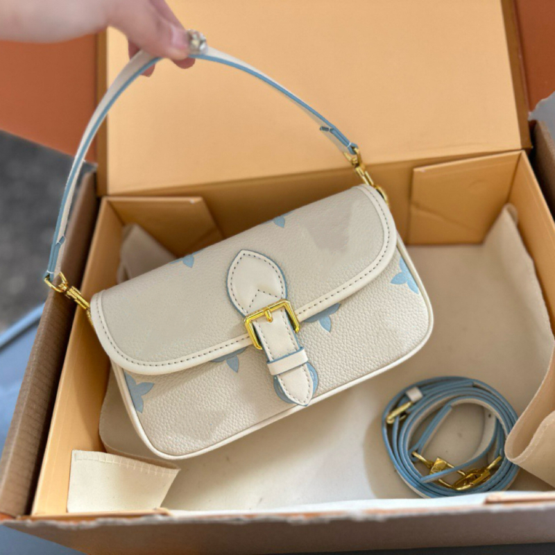 2025 nova europsko-američka moda: crossbody torbica s reljefnim uzorkom u obliku baguette, mini ženska torba za svakodnevnu uporabu
