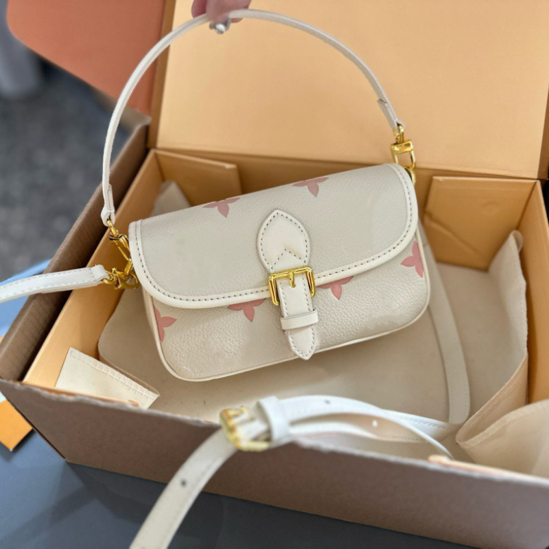 2025 nova europsko-američka moda: crossbody torbica s reljefnim uzorkom u obliku baguette, mini ženska torba za svakodnevnu uporabu