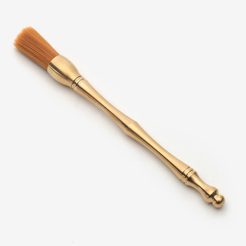 Set din alamă pentru ceremonia ceaiului – Şase domni: clește pentru ceai, cuțit pentru ceai, lingură pentru ceai, pensetă pentru ceai, ac pentru ceai, recipient pentru ceai și accesorii
