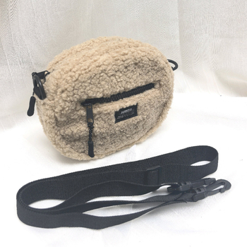 Ženska torbica od teddy velura – mala crossbody torba za zimu, ležerni stil