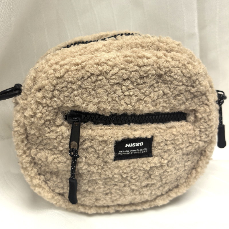 Ženska torbica od teddy velura – mala crossbody torba za zimu, ležerni stil