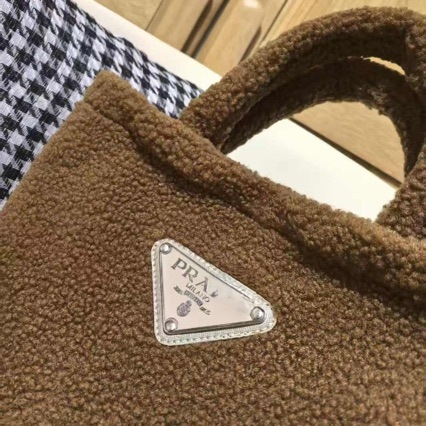 Retro pliš torbica s trokutnom oznakom, mala ženska torba s pretincom za pohranu