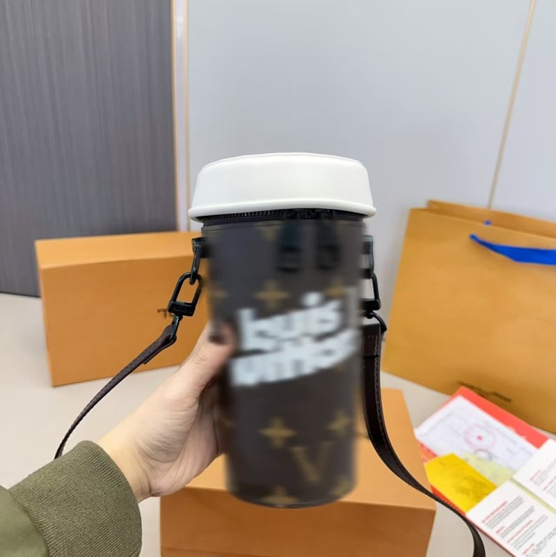 Ženska PVC kanta torba, cilindričnog oblika, preko tijela ili na ramenu, različiti stilovi