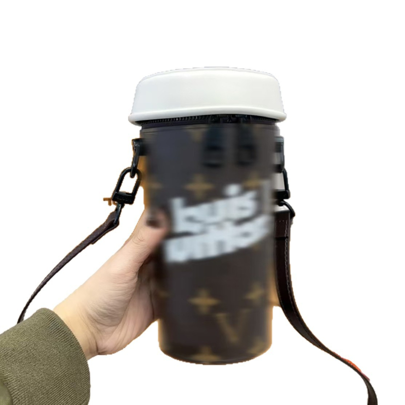 Ženska PVC kanta torba, cilindričnog oblika, preko tijela ili na ramenu, različiti stilovi