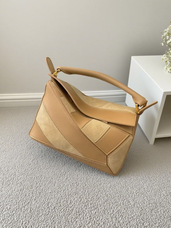 Ženska torba od prave kože Puzz s geometrijskim dizajnom, teleća koža i nubuk, preko ramena ili crossbody, svakodnevna upotreba, jesen 2025