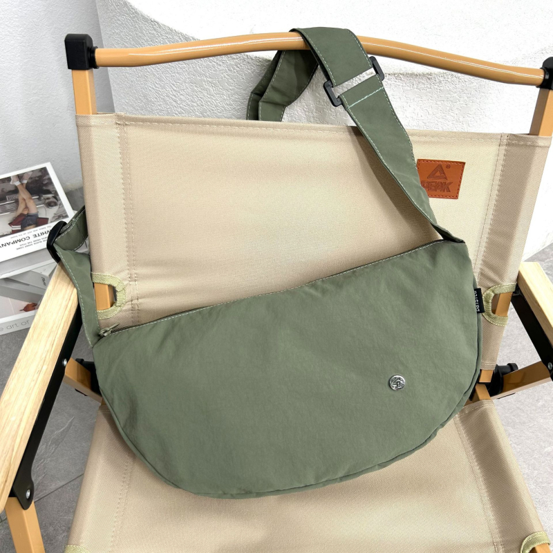 Ženska nylon torba s naramenicom, makaron boje, jednobojna, lagana, za svakodnevnu upotrebu