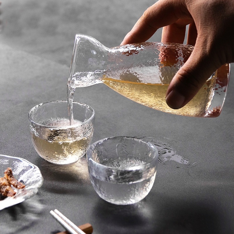 Pahar din sticlă ciocănită, în stil japonez, pentru sake și vinuri — pahar mic pentru vin de orez, vin de prune și vinuri de fructe