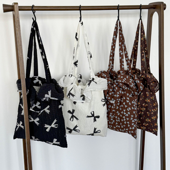 Korejska floralna platnena tote torba, proljeće 2025, velika kapaciteta, plisirana torba oblaka za žene, crossbody