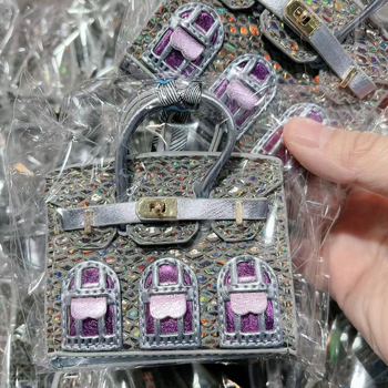 Mini torba u obliku kuće za slušalice, ruž i ključeve; moderna ženska mini torba visoke klase u boji dopamina