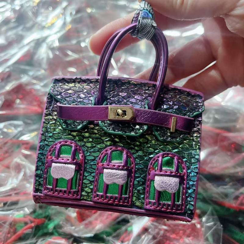 Mini torba u obliku kuće za slušalice, ruž i ključeve; moderna ženska mini torba visoke klase u boji dopamina