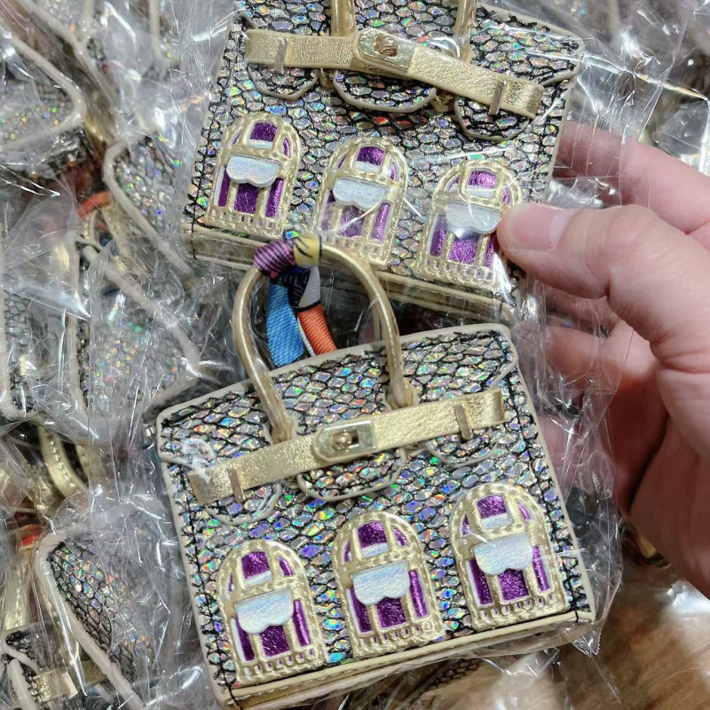 Mini torba u obliku kuće za slušalice, ruž i ključeve; moderna ženska mini torba visoke klase u boji dopamina
