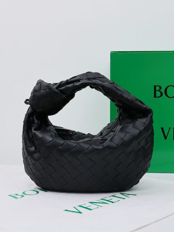 BV Tkana oblačna Dumpling torba — moderna mala ženska torba za rame i crossbody