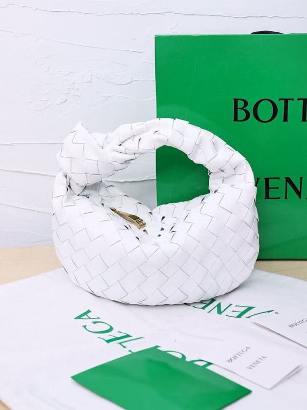 BV Tkana oblačna Dumpling torba — moderna mala ženska torba za rame i crossbody