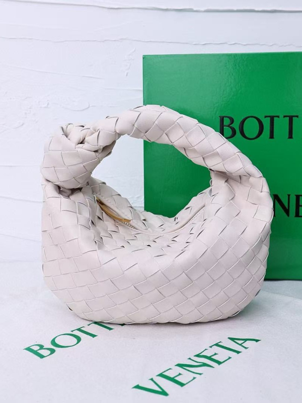 BV Tkana oblačna Dumpling torba — moderna mala ženska torba za rame i crossbody