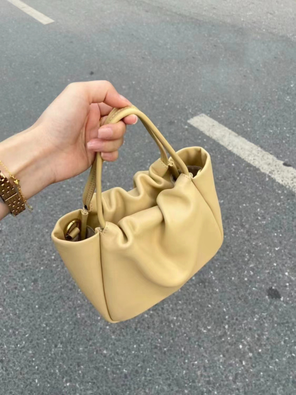 2025 modna torba u oblaku s plisama – mala ručna torba, podlaktica i ramena te crossbody za svakodnevnu upotrebu