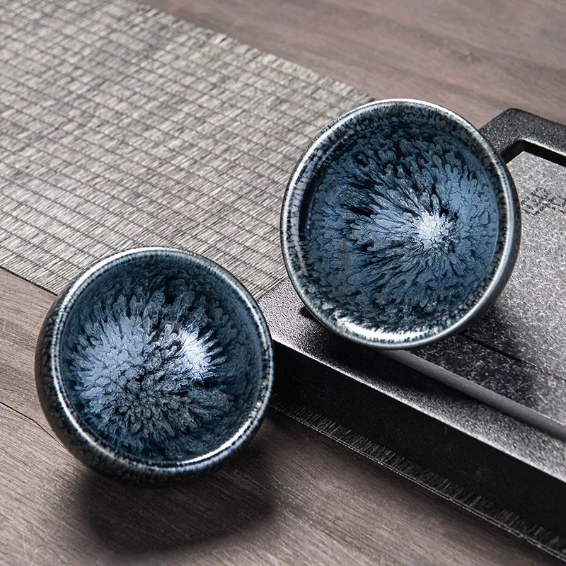 Ceșuța de ceai Jianyang Jianzhan – Ceașcă de Maestru, Glazură minerală originală, gură subțire, Stil Zen minimalist, Albastru cu sute de flori și Qilin, Confecționată manual