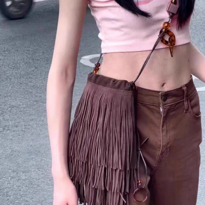 Stylna crossbody torba s vezicom i perlicama od jelene kože s baršunom – vintage stil, mala, za jesen
