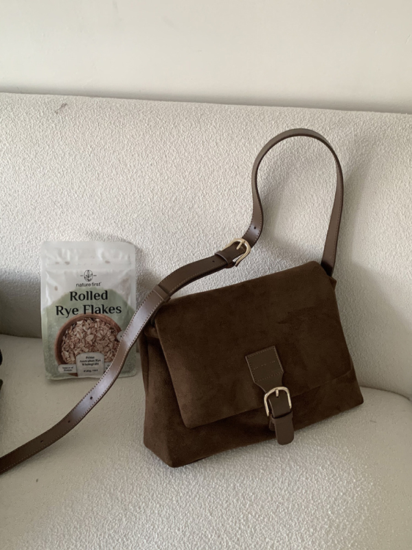 Ženska torba u korejskom stilu od velura, crossbody torba, jesen/zima 2025, retro elegancija, svakodnevna uporaba