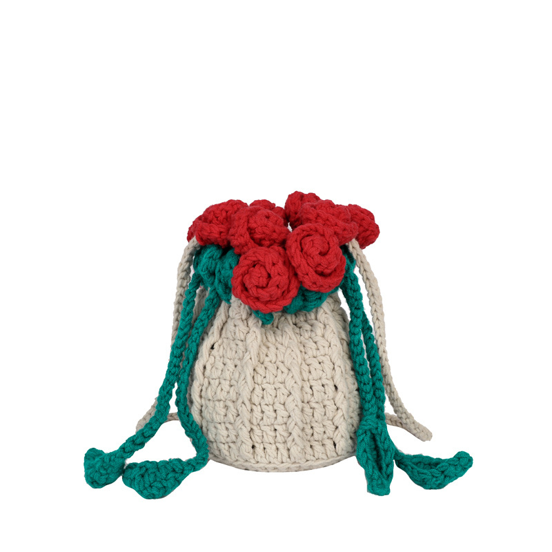 Ručni pleteni ženski bucket bag s motivom ruže, mala torba preko jedne ramene