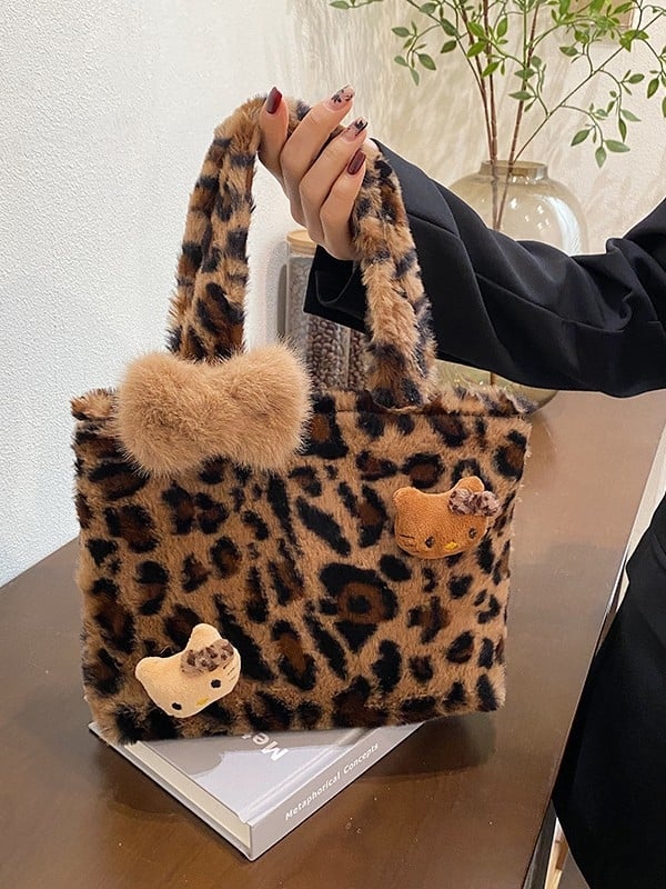 Plišana torbica s leopard printom i motivom mačkice – simpatična svakodnevna torba