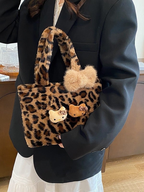 Plišana torbica s leopard printom i motivom mačkice – simpatična svakodnevna torba