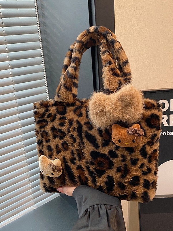 Plišana torbica s leopard printom i motivom mačkice – simpatična svakodnevna torba