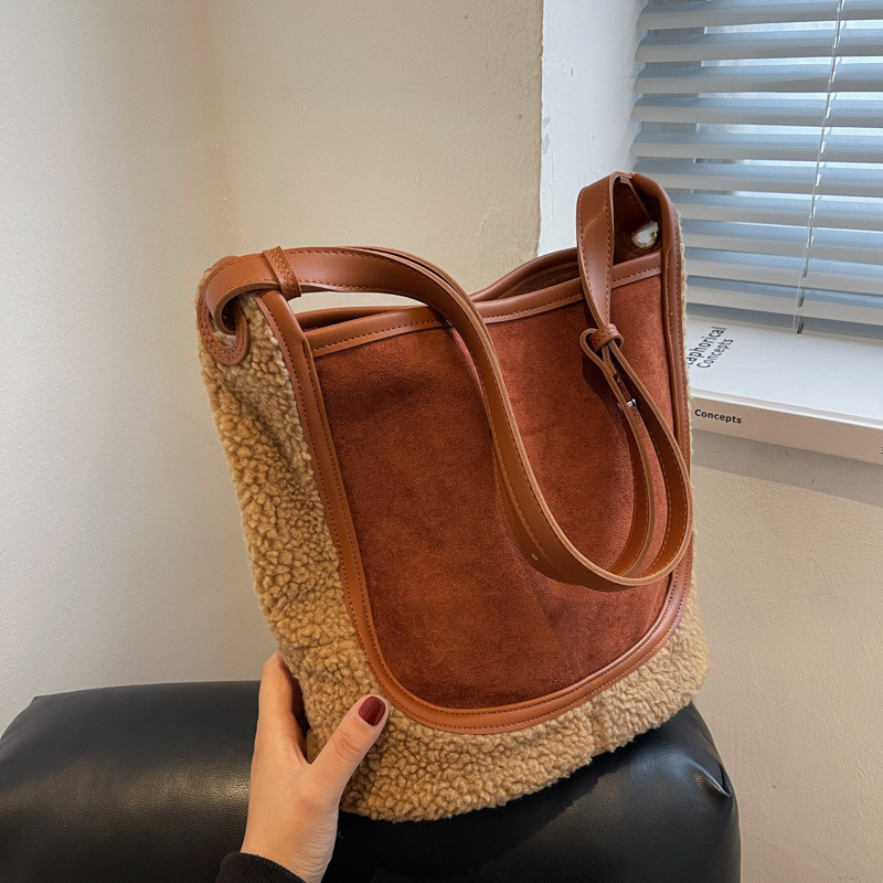 Ženska pliš crossbody torba – tote stil, jesen-zima 2023