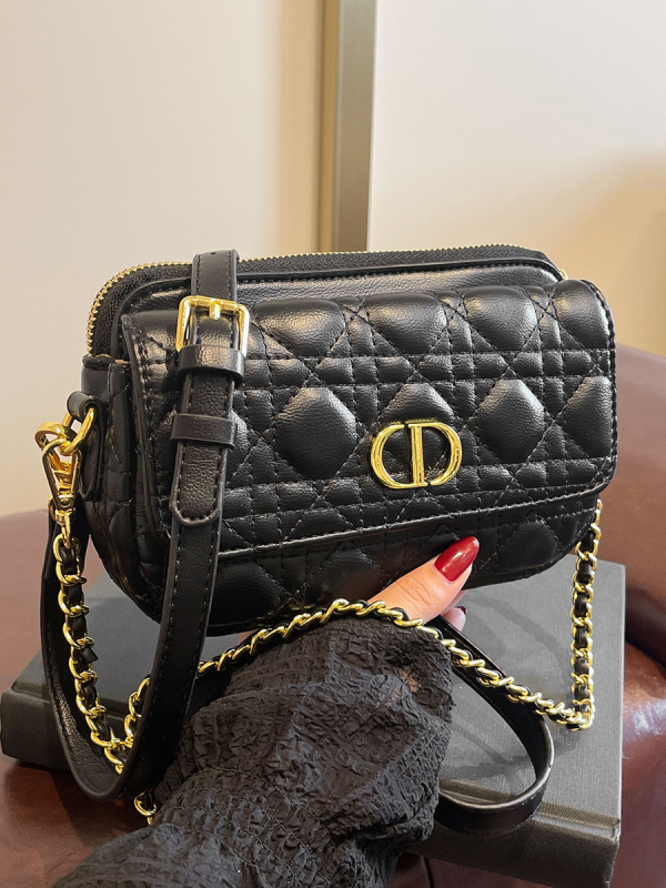 Ženska crossbody torbica s lancem, mala, u Chanel stilu, zatvaranje zipom, proljeće 2025