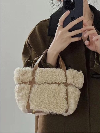 Ženska mala krznena torbica s ručnim držalom, crossbody torba, francuski nišni dizajn